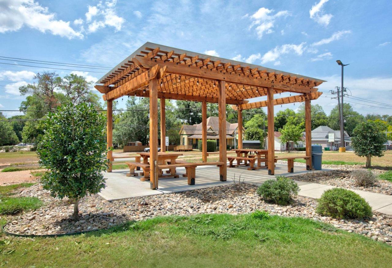 Super 8 By Wyndham Palestine Tx Exterior foto