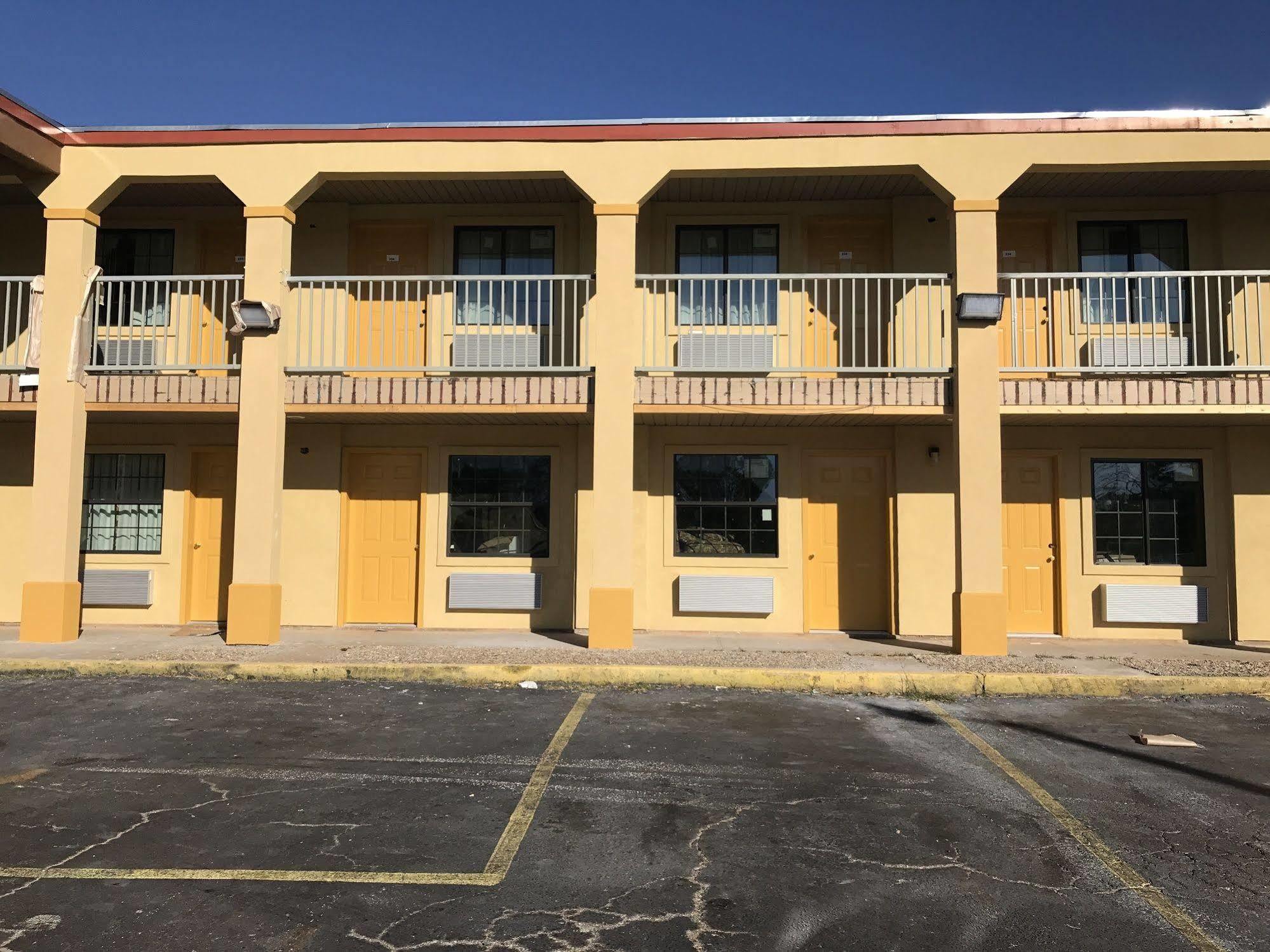 Super 8 By Wyndham Palestine Tx Exterior foto